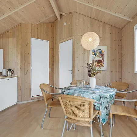 2 Bedroom Lovely In Casa de Férias